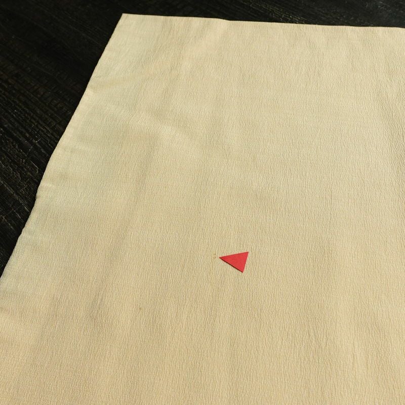 付け下げ 縮緬 一つ紋付き 正絹 木の葉・植物柄 袷仕立て 身丈159.5cm 裄丈64.5cm リサイクル着物 着物 刺繍 松 ベージュ_画像16