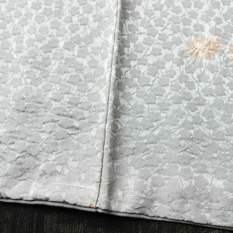 小紋 しつけ糸付き 絞り 正絹 木の葉・植物柄 袷仕立て 身丈155cm 裄丈62.5cm リサイクル着物 着物 紫・藤色_画像11