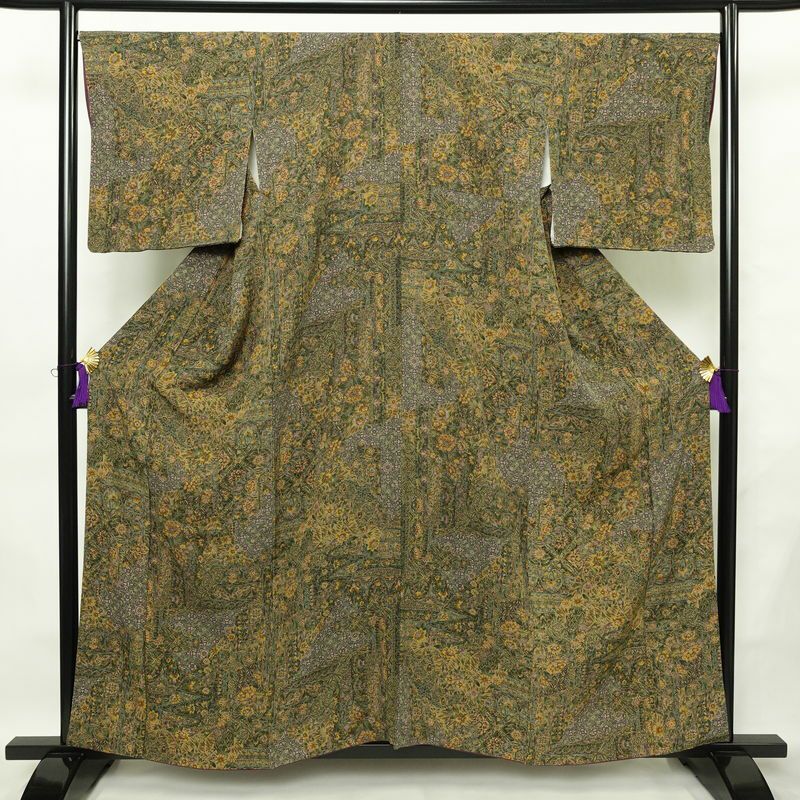 小紋 良品 縮緬 総柄 正絹 花柄 袷仕立て 身丈158cm 裄丈67cm リサイクル着物 着物 緑・うぐいす色_画像1