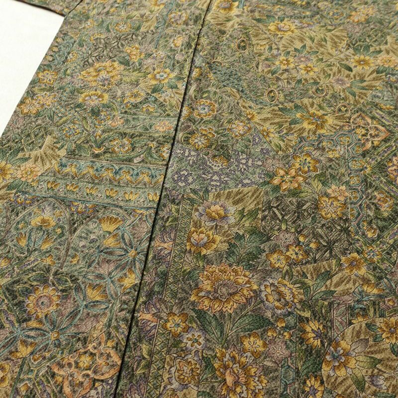 小紋 良品 縮緬 総柄 正絹 花柄 袷仕立て 身丈158cm 裄丈67cm リサイクル着物 着物 緑・うぐいす色_画像5