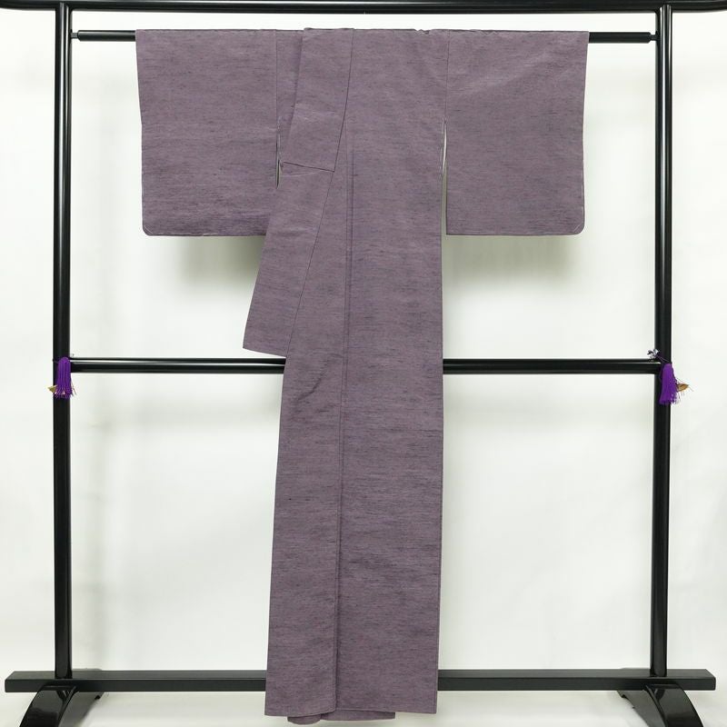 紬 正絹 無地 袷仕立て 身丈155.5cm 裄丈63.5cm リサイクル着物 一部しつけ糸付き 着物 紫・藤色_画像2