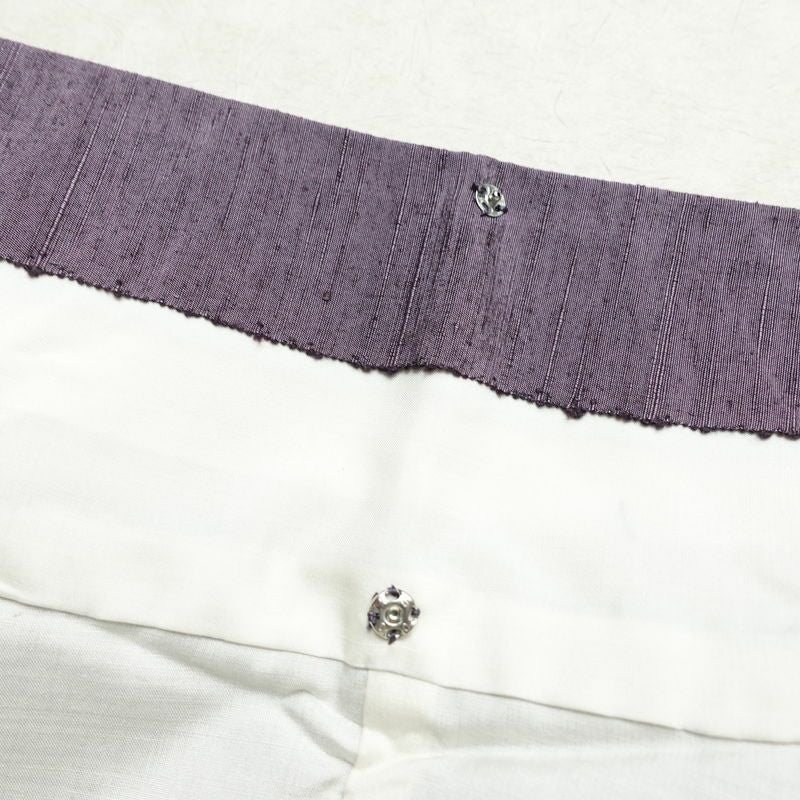 紬 正絹 無地 袷仕立て 身丈155.5cm 裄丈63.5cm リサイクル着物 一部しつけ糸付き 着物 紫・藤色_画像18