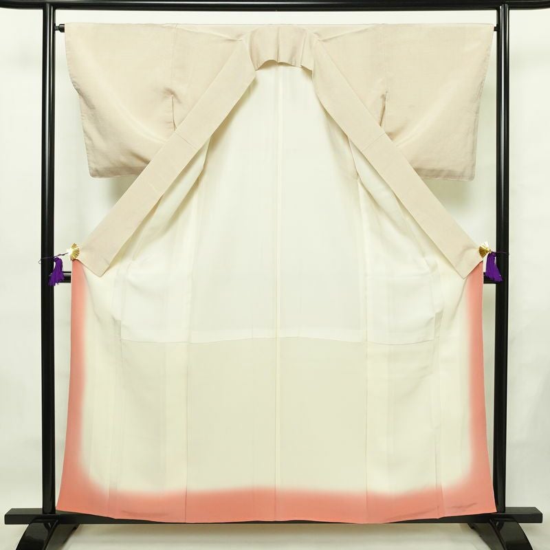 紬 しつけ糸付き 正絹 古典柄 袷仕立て 身丈158.5cm 裄丈65cm リサイクル着物 着物 クリーム_画像3