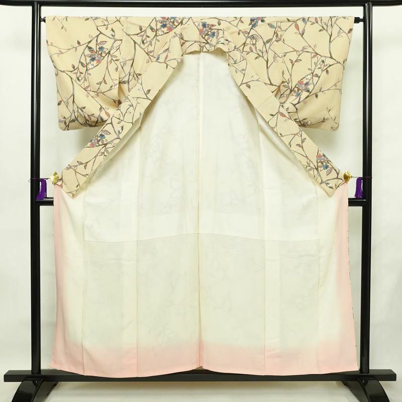 小紋 縮緬 総柄 正絹 木の葉・植物柄 袷仕立て 身丈157cm 裄丈65cm リサイクル着物 着物 ベージュ_画像3