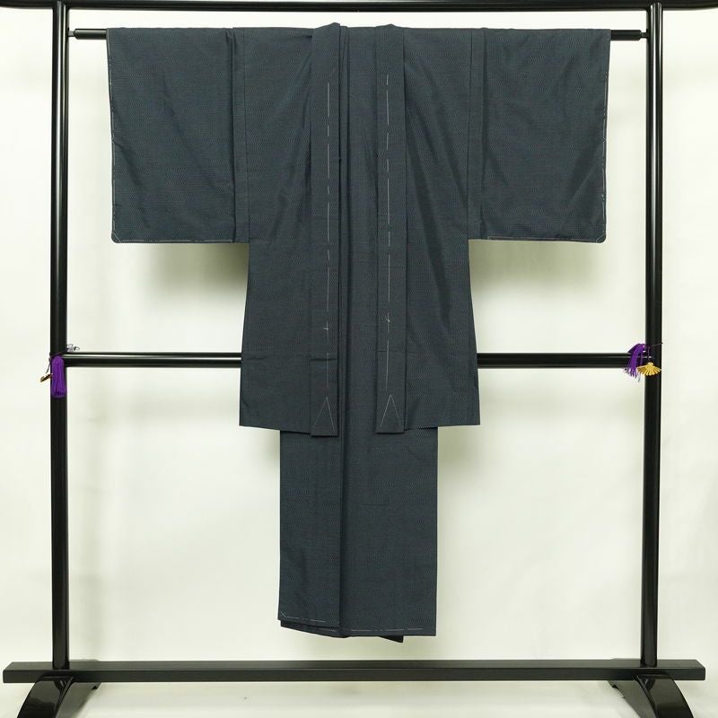 男性用 大島紬 着物 羽織 美品 しつけ糸付き アンサンブル 2点セット 正絹 亀甲柄 袷仕立て 身丈141cm 裄丈64.5cm リサイクル着物 着物 青・紺_画像1