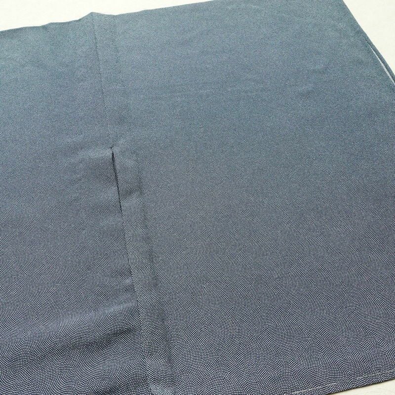 単衣 小紋 鮫小紋 良品 しつけ糸付き 縮緬 ポリエステル 単衣仕立て 身丈167cm 裄丈66.5cm リサイクル着物 着物 くすみブルー 青・紺_画像13