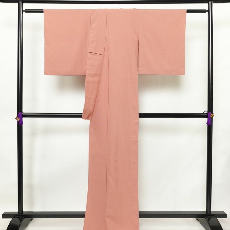 単衣 色無地 良品 正絹 無地 単衣仕立て 身丈165.5cm 裄丈67cm リサイクル着物 着物 お茶会 シンプル ピンク_画像2