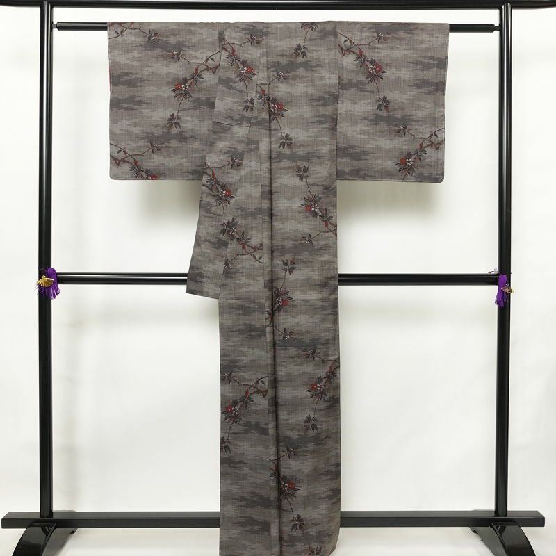 大島紬 良品 証紙あり 正絹 木の葉・植物柄 袷仕立て 身丈160cm 裄丈64.5cm リサイクル着物 一部しつけ糸付き 着物 茶_画像2