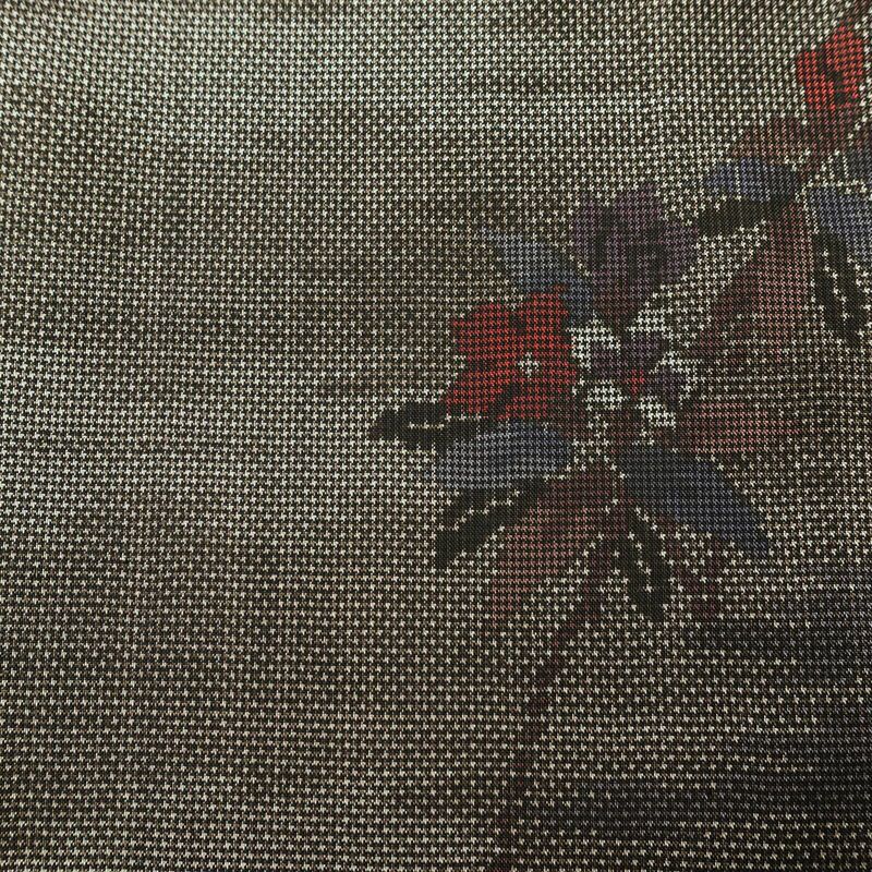 大島紬 良品 証紙あり 正絹 木の葉・植物柄 袷仕立て 身丈160cm 裄丈64.5cm リサイクル着物 一部しつけ糸付き 着物 茶_画像7