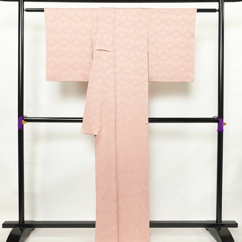 色無地 正絹 幾何学柄・抽象柄 袷仕立て 身丈162cm 裄丈64.5cm リサイクル着物 着物 お茶会 フォーマル ピンク_画像2
