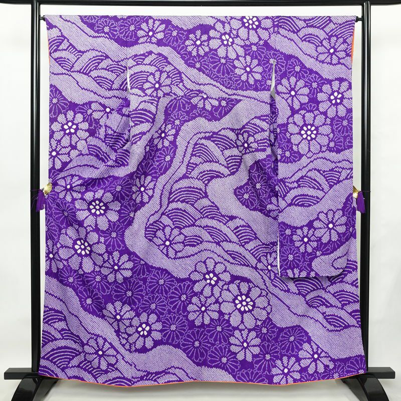 振袖 縮緬 正絹 花柄 銀駒刺繍 袷仕立て 身丈157.5cm 裄丈63cm