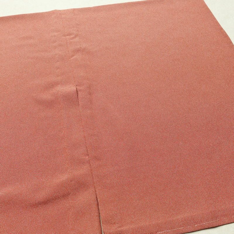 単衣 小紋 鮫小紋 美品 縮緬 しつけ糸付き ポリエステル 単衣仕立て 身丈166cm 裄丈66.5cm リサイクル着物 着物 銀朱 赤・朱_画像12