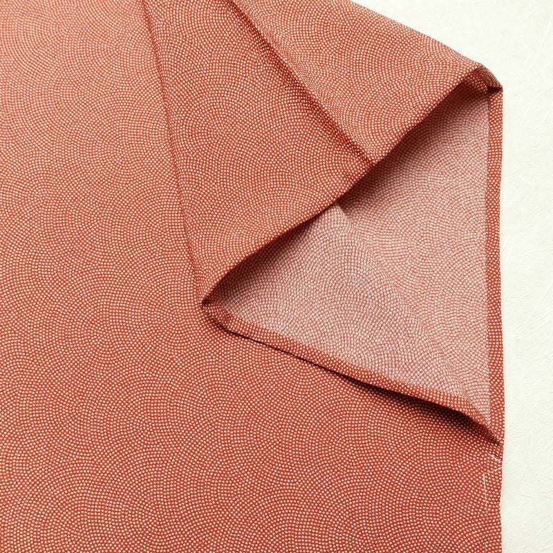 単衣 小紋 鮫小紋 美品 縮緬 しつけ糸付き ポリエステル 単衣仕立て 身丈166cm 裄丈66.5cm リサイクル着物 着物 銀朱 赤・朱_画像13