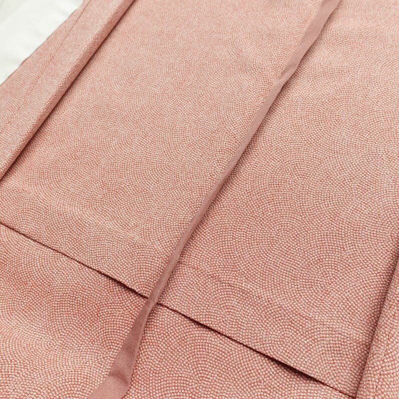 単衣 小紋 鮫小紋 美品 縮緬 しつけ糸付き ポリエステル 単衣仕立て 身丈166cm 裄丈66.5cm リサイクル着物 着物 銀朱 赤・朱_画像17