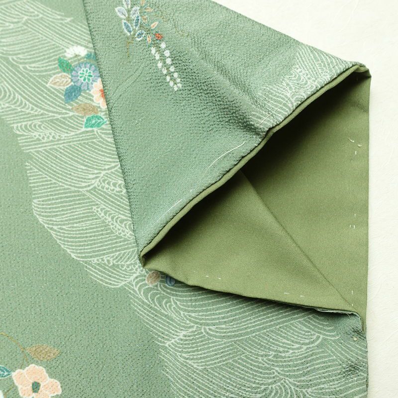 小紋 良品 しつけ糸付き 縮緬 正絹 花柄 袷仕立て 身丈157.5cm 裄丈66.5cm リサイクル着物 着物 金彩 緑・うぐいす色_画像15