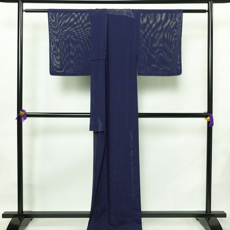 盛夏 色無地 良品 絽 しつけ糸付き ポリエステル 無地 単衣仕立て 身丈163.5cm 裄丈64cm リサイクル着物 着物 薄物 お茶会 シンプル 青・紺_画像2