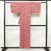 単衣 紬 良品 バチ衿仕立て 正絹 縞柄・線柄 単衣仕立て 身丈151.5cm 裄丈63cm リサイクル着物 着物 紬地 ピンク_画像2