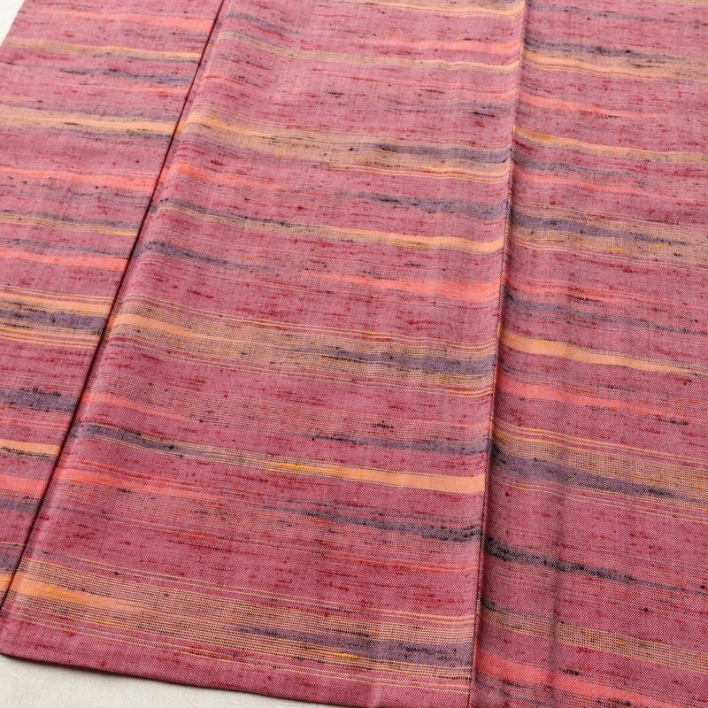 単衣 紬 良品 バチ衿仕立て 正絹 縞柄・線柄 単衣仕立て 身丈151.5cm 裄丈63cm リサイクル着物 着物 紬地 ピンク_画像4