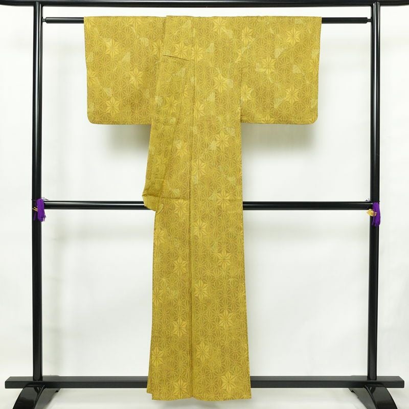 単衣 紬 正絹 麻の葉柄 単衣仕立て 身丈154cm 裄丈63cm リサイクル着物 着物 モダン 紬地 黄・黄土色_画像2