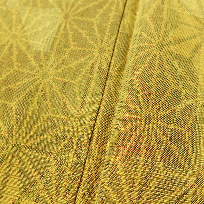 単衣 紬 正絹 麻の葉柄 単衣仕立て 身丈154cm 裄丈63cm リサイクル着物 着物 モダン 紬地 黄・黄土色_画像9