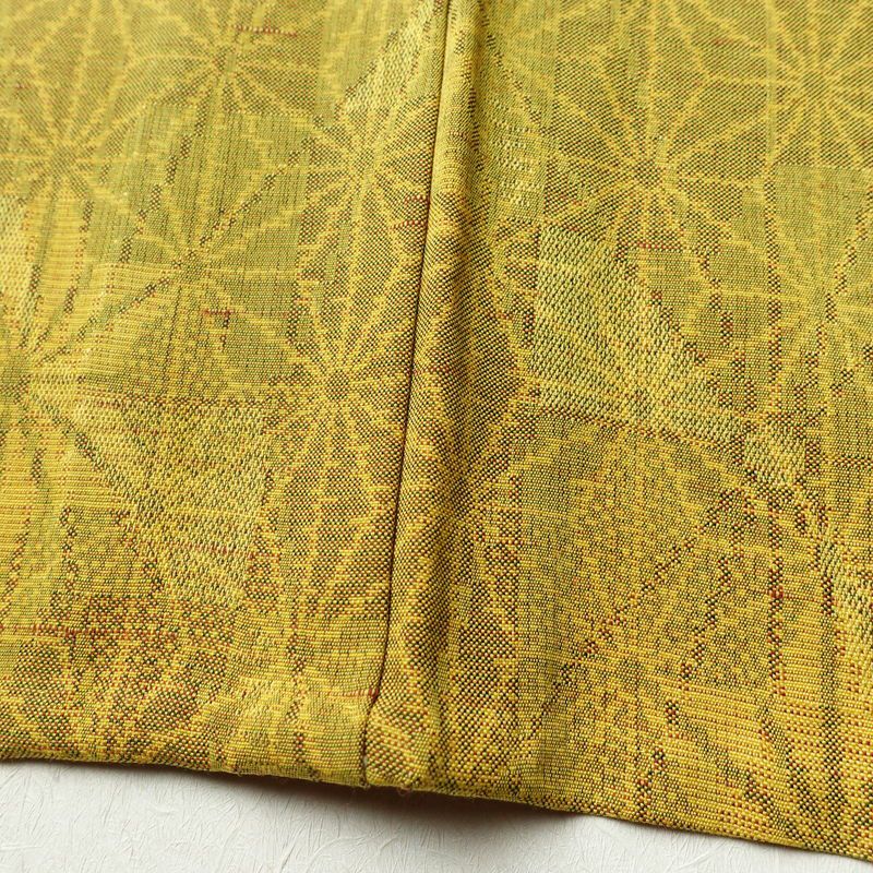 単衣 紬 正絹 麻の葉柄 単衣仕立て 身丈154cm 裄丈63cm リサイクル着物 着物 モダン 紬地 黄・黄土色_画像11