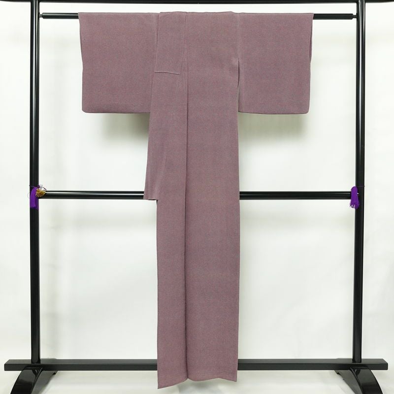 単衣 色無地 鮫小紋 縮緬 一つ紋付き 正絹 流水・波柄 単衣仕立て 身丈156.5cm 裄丈63cm リサイクル着物 着物 お茶会 紫・藤色_画像2