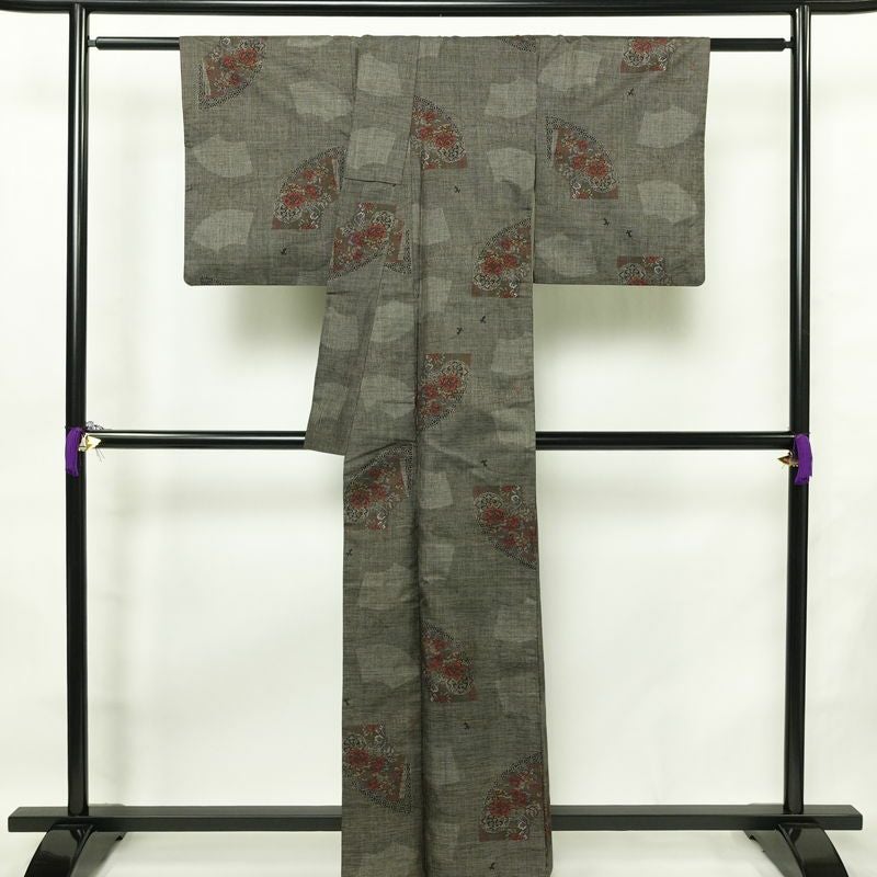 紬 正絹 花柄 袷仕立て 身丈159cm 裄丈64cm リサイクル着物 着物 扇面 茶_画像2