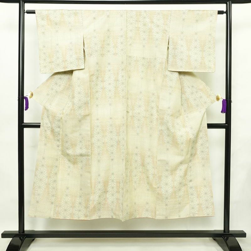 紬 正絹 麻の葉柄 袷仕立て 身丈144.5cm 裄丈61.5cm リサイクル着物 着物 モダン クリーム_画像1