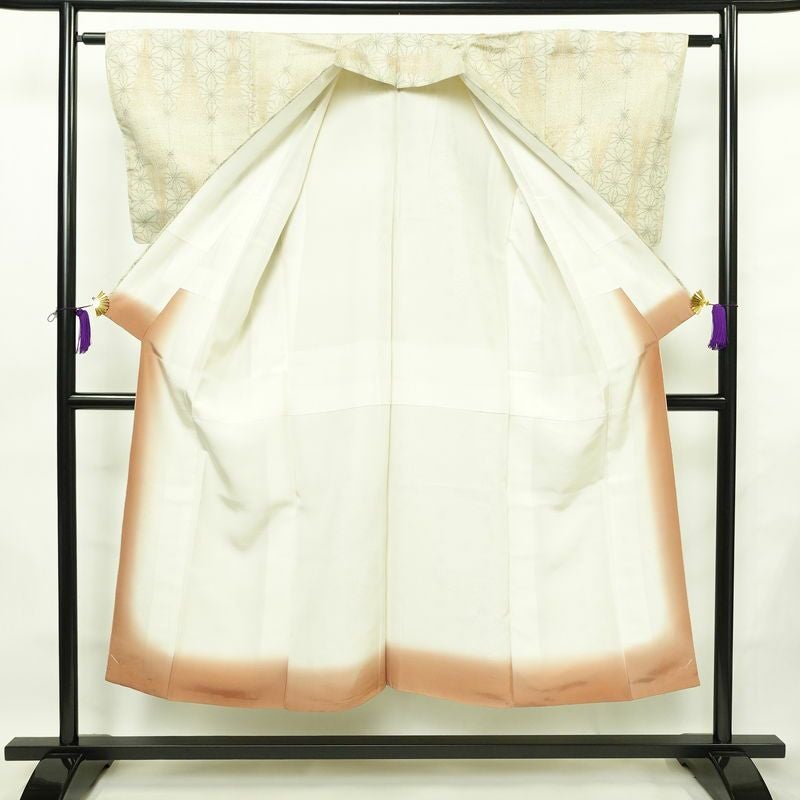 紬 正絹 麻の葉柄 袷仕立て 身丈144.5cm 裄丈61.5cm リサイクル着物 着物 モダン クリーム_画像3