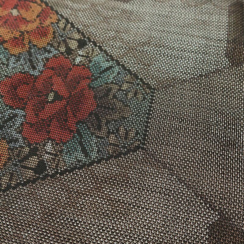 大島紬 美品 証紙なし しつけ糸付き 正絹 花柄 袷仕立て 身丈167cm 裄丈67cm リサイクル着物 着物 茶_画像7