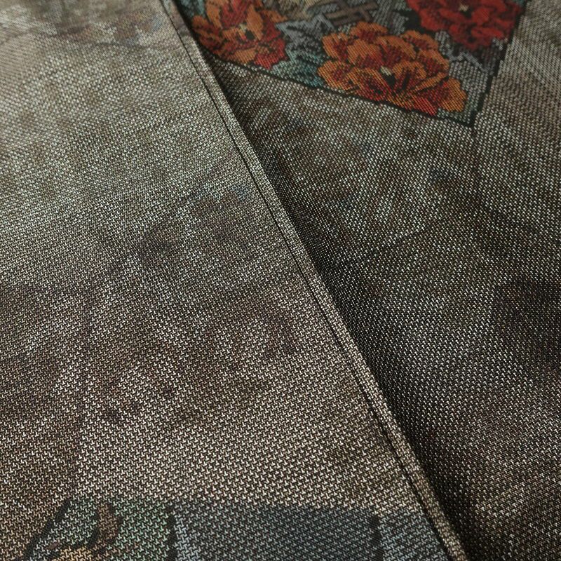 大島紬 美品 証紙なし しつけ糸付き 正絹 花柄 袷仕立て 身丈167cm 裄丈67cm リサイクル着物 着物 茶_画像10