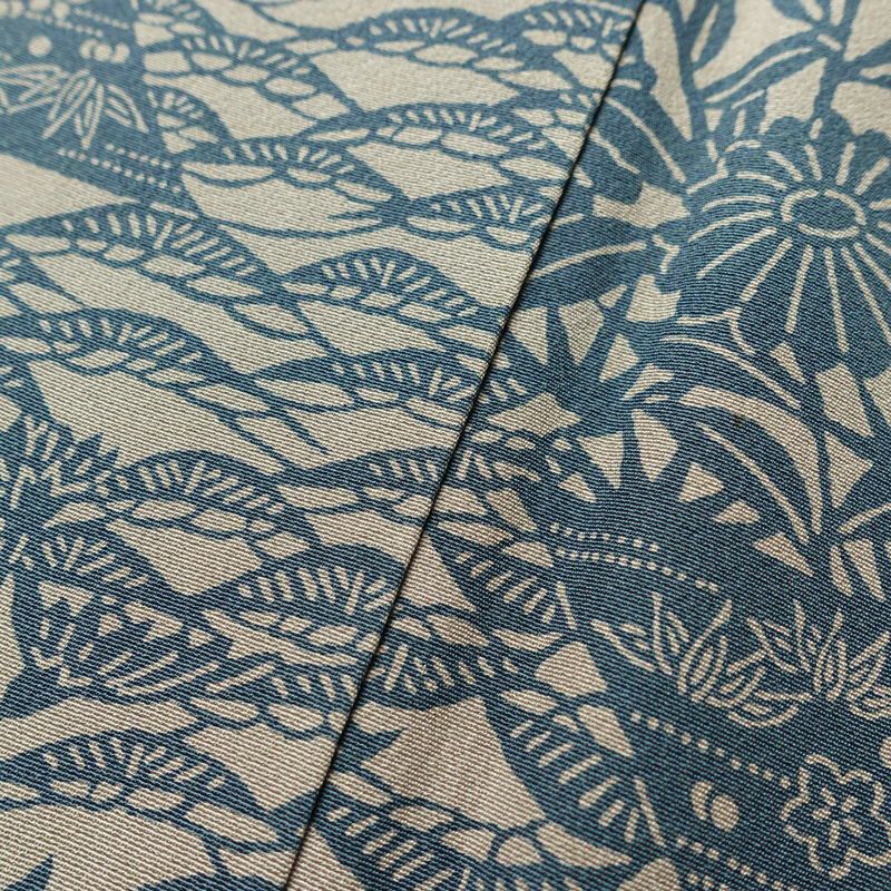 小紋 縮緬 正絹 古典柄 袷仕立て 身丈156.5cm 裄丈64cm リサイクル着物 着物 モダン カジュアル グレー_画像10