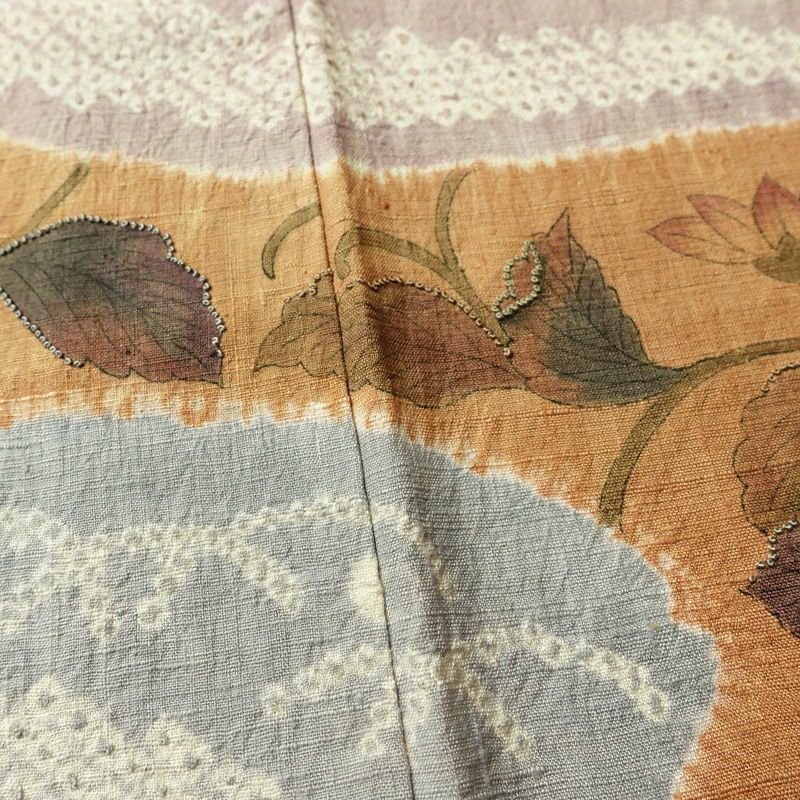 付け下げ 相良刺繍 絞り 正絹 花柄 袷仕立て 身丈157cm 裄丈65cm リサイクル着物 着物 刺繍 紬地 ベージュ_画像12