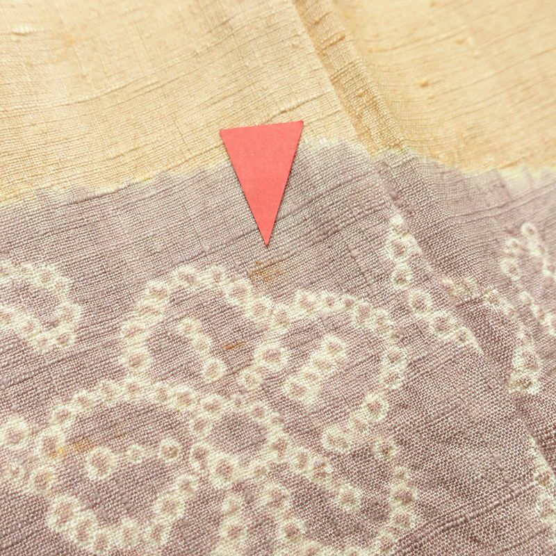 付け下げ 相良刺繍 絞り 正絹 花柄 袷仕立て 身丈157cm 裄丈65cm リサイクル着物 着物 刺繍 紬地 ベージュ_画像15