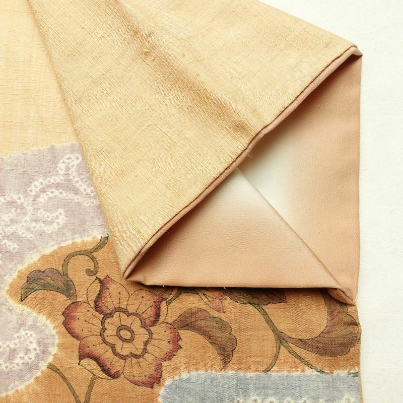 付け下げ 相良刺繍 絞り 正絹 花柄 袷仕立て 身丈157cm 裄丈65cm リサイクル着物 着物 刺繍 紬地 ベージュ_画像18