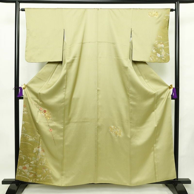 付け下げ 良品 綸子 正絹 花柄 袷仕立て 身丈159.5cm 裄丈63.5cm リサイクル着物 一部しつけ糸付き 着物 刺繍 箔 入学式 卒業式 七五三 お宮参り フォーマル 上品 扇面 榛色 黄・黄土色_画像1