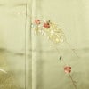 付け下げ 良品 綸子 正絹 花柄 袷仕立て 身丈159.5cm 裄丈63.5cm リサイクル着物 一部しつけ糸付き 着物 刺繍 箔 入学式 卒業式 七五三 お宮参り フォーマル 上品 扇面 榛色 黄・黄土色_画像6