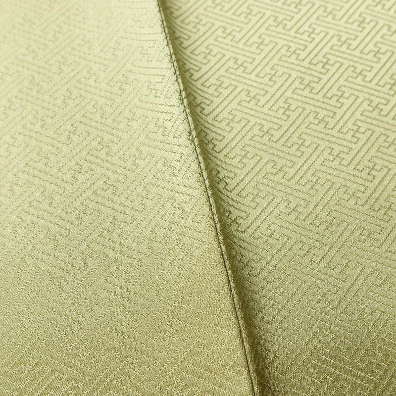 付け下げ 良品 綸子 正絹 花柄 袷仕立て 身丈159.5cm 裄丈63.5cm リサイクル着物 一部しつけ糸付き 着物 刺繍 箔 入学式 卒業式 七五三 お宮参り フォーマル 上品 扇面 榛色 黄・黄土色_画像11