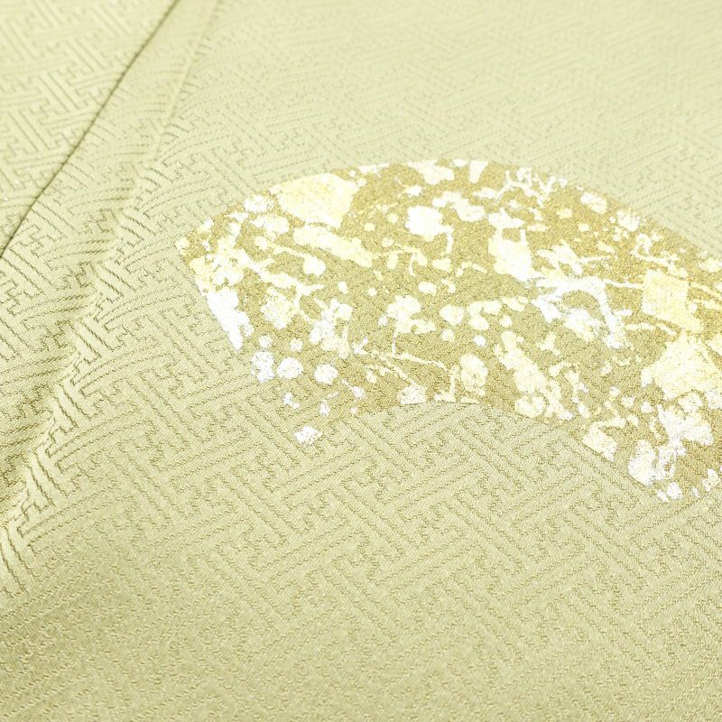 付け下げ 良品 綸子 正絹 花柄 袷仕立て 身丈159.5cm 裄丈63.5cm リサイクル着物 一部しつけ糸付き 着物 刺繍 箔 入学式 卒業式 七五三 お宮参り フォーマル 上品 扇面 榛色 黄・黄土色_画像18