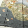 訪問着 しつけ糸付き 綸子 正絹 木の葉・植物柄 袷仕立て 身丈160.5cm 裄丈65.5cm リサイクル着物 着物 金彩 入学式 卒業式 七五三 お宮参り フォーマル 菊 グレー_画像4