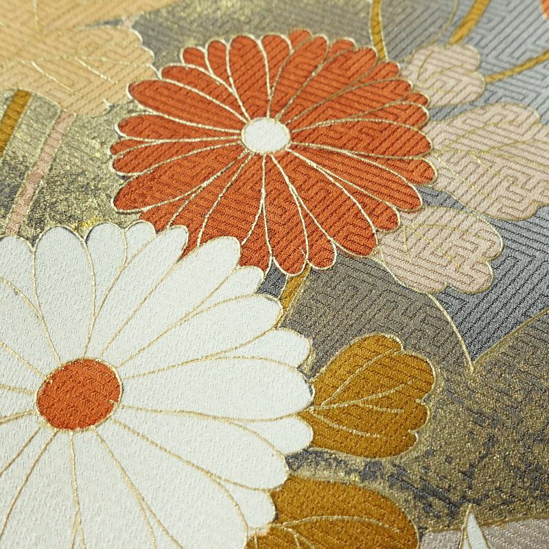 訪問着 しつけ糸付き 綸子 正絹 木の葉・植物柄 袷仕立て 身丈160.5cm 裄丈65.5cm リサイクル着物 着物 金彩 入学式 卒業式 七五三 お宮参り フォーマル 菊 グレー_画像8