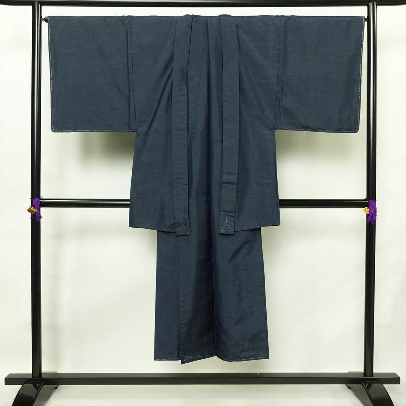 男性用 紬着物 美品 しつけ糸付き アンサンブル 2点セット 正絹 羽織 亀甲柄 袷仕立て 身丈142cm 裄丈68.5cm リサイクル着物 着物 未使用品 青・紺_画像1