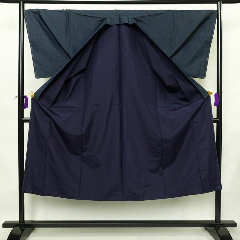 男性用 紬着物 美品 しつけ糸付き アンサンブル 2点セット 正絹 羽織 亀甲柄 袷仕立て 身丈142cm 裄丈68.5cm リサイクル着物 着物 未使用品 青・紺_画像4