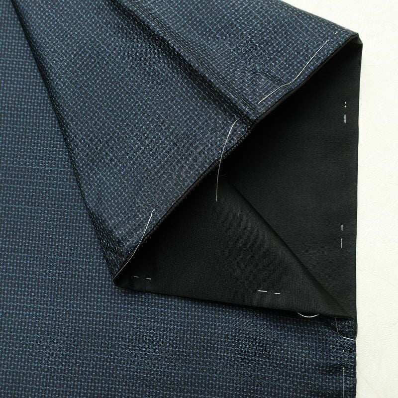 男性用 紬着物 美品 しつけ糸付き アンサンブル 2点セット 正絹 羽織 亀甲柄 袷仕立て 身丈142cm 裄丈68.5cm リサイクル着物 着物 未使用品 青・紺_画像12