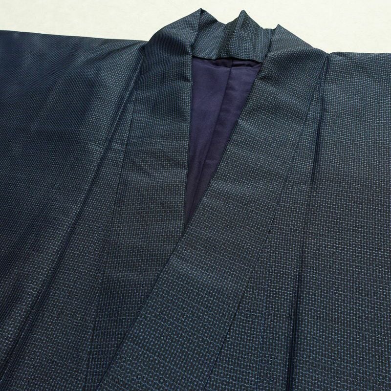男性用 紬着物 美品 しつけ糸付き アンサンブル 2点セット 正絹 羽織 亀甲柄 袷仕立て 身丈142cm 裄丈68.5cm リサイクル着物 着物 未使用品 青・紺_画像14