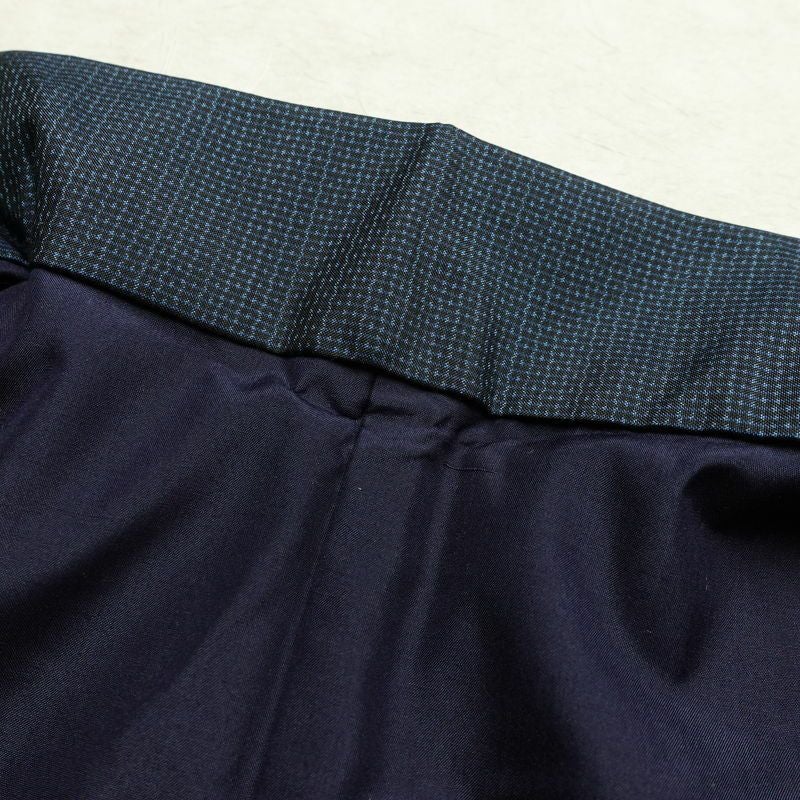 男性用 紬着物 美品 しつけ糸付き アンサンブル 2点セット 正絹 羽織 亀甲柄 袷仕立て 身丈142cm 裄丈68.5cm リサイクル着物 着物 未使用品 青・紺_画像16