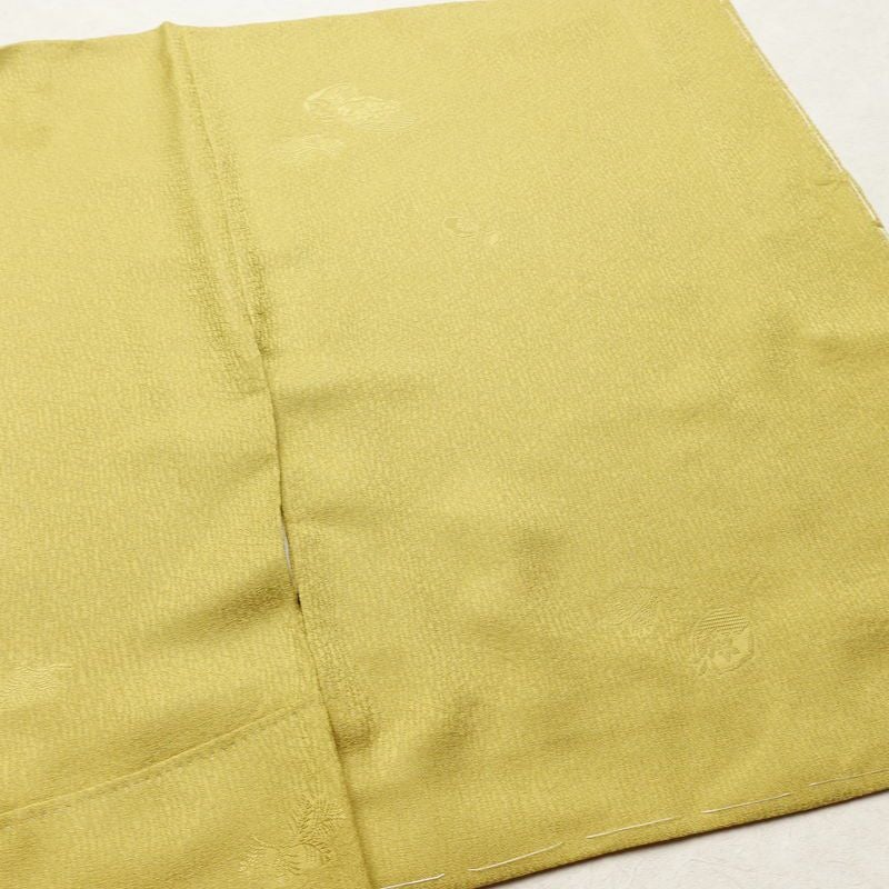 色無地 良品 しつけ糸付き 一つ紋付き 正絹 古典柄 袷仕立て 身丈155cm 裄丈64cm リサイクル着物 着物 お茶会 フォーマル シンプル 黄・黄土色_画像13