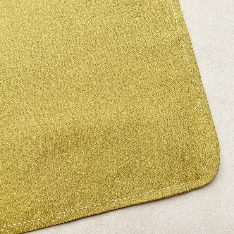 色無地 良品 しつけ糸付き 一つ紋付き 正絹 古典柄 袷仕立て 身丈155cm 裄丈64cm リサイクル着物 着物 お茶会 フォーマル シンプル 黄・黄土色_画像15