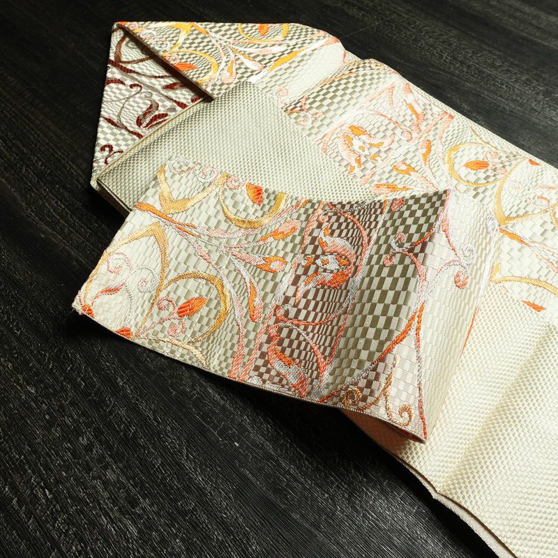 名古屋帯 六通柄 良品 正絹 幾何学柄・抽象柄 名古屋仕立て なごや帯 リサイクル帯 帯 クリーム_画像20