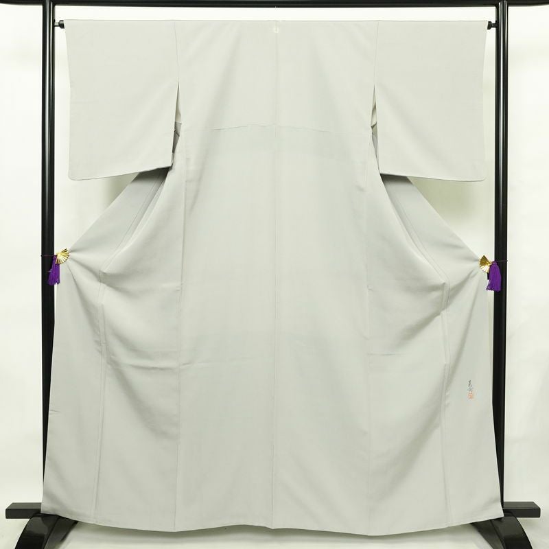 色無地 良品 落款入り 縮緬 一つ紋付き 正絹 無地 袷仕立て 身丈162.5cm 裄丈65cm リサイクル着物 着物 作家物 お茶会 上品 グレー_画像1